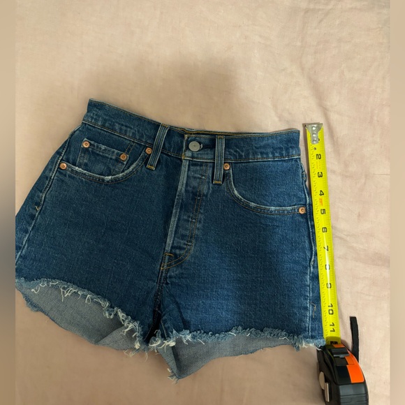 Levi’s Jean shorts - Picture 5 of 7